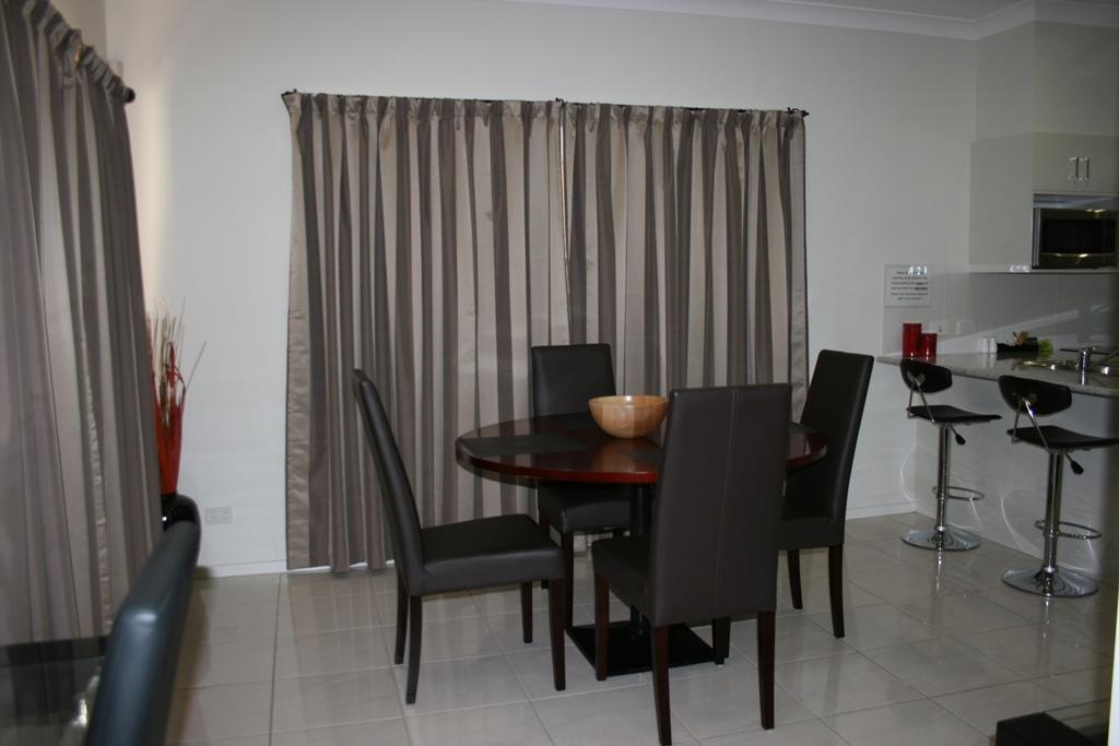 Noah'S Mid City Motor Inn Muswellbrook Quarto foto